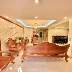 Bán siêu biệt thự Làng quốc tế Thăng Long, Cầu Giấy, 210m,5 tầng,75 tỷ