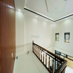 Nhà SHR đường TX 48, DT:4X20m, Lửng, 3 Phòng Ngủ, P/Thờ, Sân xe hơi