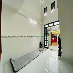 Nhà SHR đường TX 48, DT:4X20m, Lửng, 3 Phòng Ngủ, P/Thờ, Sân xe hơi