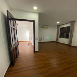 bán nhà Mặt Tiền đường Linh Trung, TP.Thủ Đức - ngang 8m . giá 28 tỷ