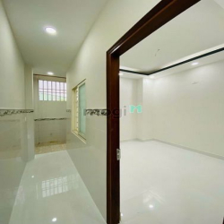 Nhà SHR đường TX 48, DT:4X20m, Lửng, 3 Phòng Ngủ, P/Thờ, Sân xe hơi