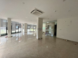 Cho thuê TẦNG 1 - 120 M2  riêng biệt, làm vp , showroom