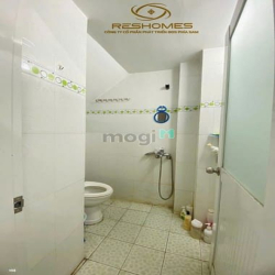 Bán căn nhà 1 trệt 2 lầu ngay chợ cổng 2 Biên Hòa giá rẻ, nhanh tay ch