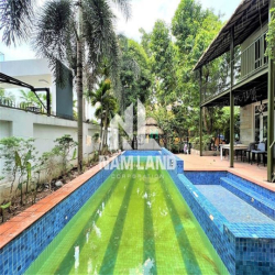 Villa căn góc 2 mặt tiền đường NGUYỄN VĂN HƯỞNG hồ bơi sân vườn 625m2