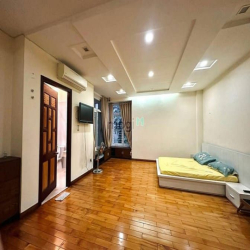 Bán nhà góc 2 mặt tiền đường Cửu Long - Trường Sơn P2, Q.Tân Bình