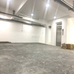 Cho Thuê Toà Văn Phòng 400m2 Mới Xây HẦM_THANG MÁY_TRỐNG SUỐT