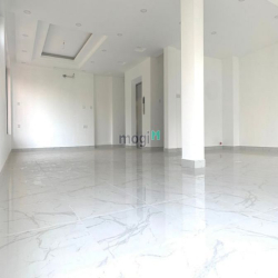 Cho Thuê Toà Văn Phòng 400m2 Mới Xây HẦM_THANG MÁY_TRỐNG SUỐT