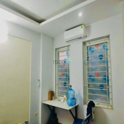 Cho thuê nhà Mới tinh FULL ĐỒ - Sát Cv Hoà Bình  5 Tầng. ô ngủ. Ở Ngay