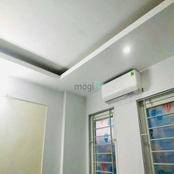 Cho thuê nhà Mới tinh FULL ĐỒ - Sát Cv Hoà Bình  5 Tầng. ô ngủ. Ở Ngay