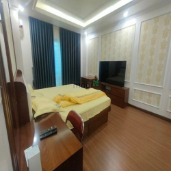 ?Tòa Apartment Nguyễn Thị Định- LÔ GÓC- gara ô tô- sát phố 120M2?