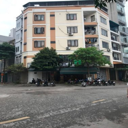 Cần bán nhà lô góc 6 tầng, trục chính khu tái định cư Phú Diễn. 100m2.