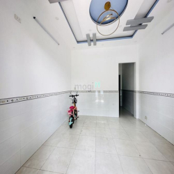 Bán Nhà Quận 12- Hẻm Ô Tô- 2 Tầng Đẹp- 67m2- 3PN- Nhỉnh 3 Tỷ