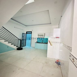 Bán Nhà Quận 12- Hẻm Ô Tô- 2 Tầng Đẹp- 67m2- 3PN- Nhỉnh 3 Tỷ