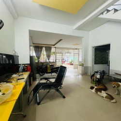 Nhà sân vườn HXH Nguyễn Quý Yêm Bình Tân 182m2 2 tầng , chỉ 9 tỷ TL