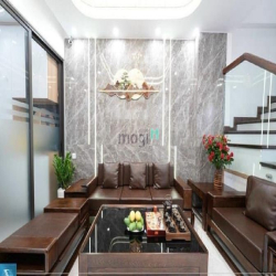 Bán Nhà**Gia Thượng**, 42 M2, Ngõ Trước Nhà Ô Tô Tránh, Lô Góc, Giá 6,