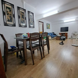 Bán căn hộ tập thể tầng 2 Vĩnh Hồ