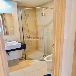 Chính chủ cần bán nhanh 2 phòng ngủ Emerald Precinct Celadon City
