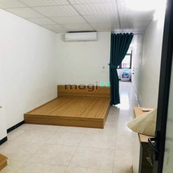 Bán toà nhà dòng tiền Nguyễn Ngọc Vũ- Quan Nhân, 110m2, 7 tầng, 30 m r