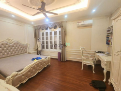 Bán Nhà Riêng Phố Cầu Giấy. DT 180M. MT 20M. Giá 41 Tỷ