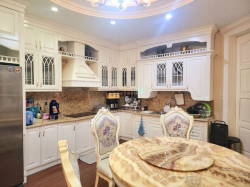 Bán Nhà Riêng Phố Cầu Giấy. DT 180M. MT 20M. Giá 41 Tỷ