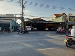 (45TR) MT ngang 5m - Vỉa hè rộng đường Huỳnh Tấn Phát, Quận 7