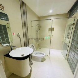 Cho thuê nhà nội thất cao cấp hẻm xe tải Hoàng Việt, Tân Bình