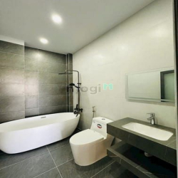 Bán nhà hẻm 6m thông Lê Đức Thọ, P.15, 4 x 13,5, 5 lầu giá 6.65 tỷ tl