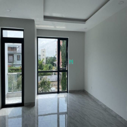 Nhà nguyên căn 400m2 mặt tiền đường Lê Hữu Kiều, Q2. Giá 55tr/th