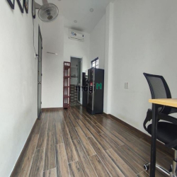 Bán gấp nhà Nguyễn Lâm.Cách 1 Căn ra đường lớn.