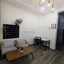 Bán gấp nhà Nguyễn Lâm.Cách 1 Căn ra đường lớn.