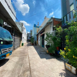 BÁN XƯỞNG 10X20 Hẻm Nhựa 8M 1/ Lê Văn Qưới NgayNGÃ 4 BỐN XÃ