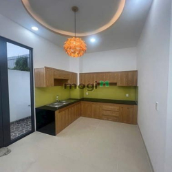 Bán nhà trệt 2 lầu đường Võ Văn Hát , Long Trường , Quận 9