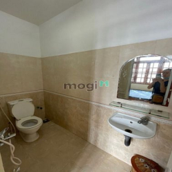 Phòng ban công thoáng mát gần Lê Thị Riêng, giá 2tr9