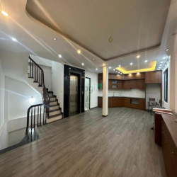 Bán nhà xây mới Quan Nhân, ô tô vào, 1 nhà ra phố, 8 tầng, 20.5 tỷ