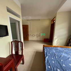 Phòng ban công thoáng mát gần Lê Thị Riêng, giá 2tr9