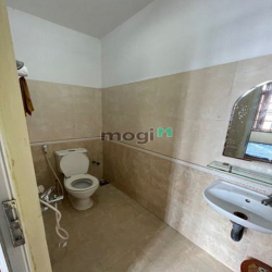 Phòng ban công thoáng mát gần Lê Thị Riêng, giá 2tr9