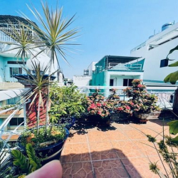 Chủ 1 đời bán gấp nhà Bà Hạt. 40m2. 3 tầng. 3PN. ST. Lô góc 2 mặt hẻm