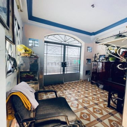 Chủ 1 đời bán gấp nhà Bà Hạt. 40m2. 3 tầng. 3PN. ST. Lô góc 2 mặt hẻm