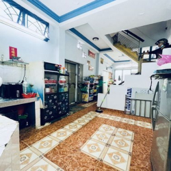 Chủ 1 đời bán gấp nhà Bà Hạt. 40m2. 3 tầng. 3PN. ST. Lô góc 2 mặt hẻm