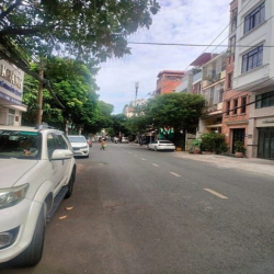 Bán nhà hẻm 10m Bàu Bàng, P.13, Tân Bình. DT: 3,6x17m. Giá: 8,2 tỷ