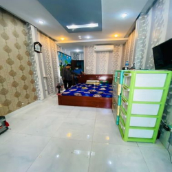 Xe Hơi Đỗ Cửa- TRẦN HƯNG ĐẠO- Q.1- DTS 120m2- 5 Tầng- Tặng Nội Thất