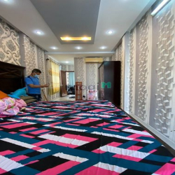 Xe Hơi Đỗ Cửa- TRẦN HƯNG ĐẠO- Q.1- DTS 120m2- 5 Tầng- Tặng Nội Thất