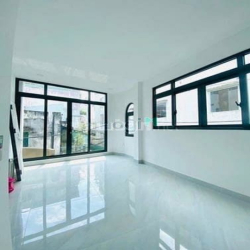 Chỉ 6tỷ6 đã có nhà ngay Nguyễn Tri Phương lô góc 2 MT hxh 120m2 3 tầng