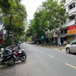 Shop dt 210m2 mặt tiền Bùi Bằng Đoàn, Phú Mỹ Hưng vị trí đẹp giá tốt