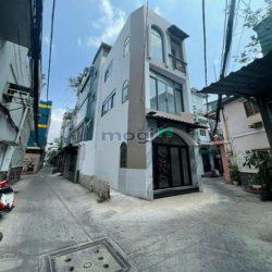 Chỉ 6tỷ6 đã có nhà ngay Nguyễn Tri Phương lô góc 2 MT hxh 120m2 3 tầng