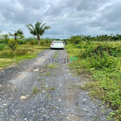 Đất trồng nằm nằm sát khu dân cư, cách Hóc Môn 5km