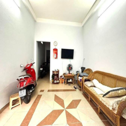 Nhà ở ngay, Nguyễn Thiện Thuật, 68m2, 3PN, Giá rẻ chưa tới 100tr/m2