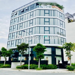 Cho thuê tòa VP góc 2MT hầm 7 tầng trung tâm Q2