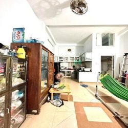 Nhà ở ngay, Nguyễn Thiện Thuật, 68m2, 3PN, Giá rẻ chưa tới 100tr/m2