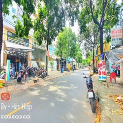 Bán nhà 8m x 23m. Mặt Tiền Làng Tăng Phú, Q9 . giá 23 tỷ 5